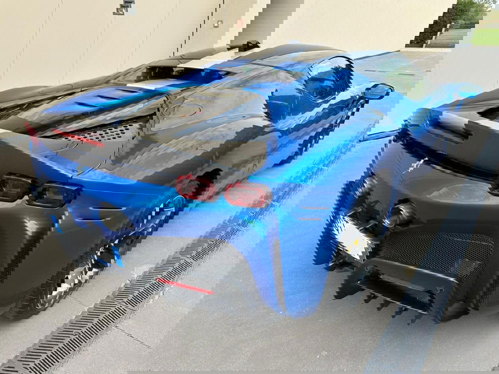 Ferrari SF90 Coupé usata a Perugia (4)