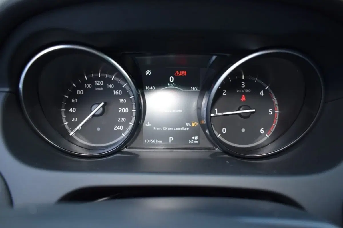 Land Rover Discovery Sport usata a Cuneo (16)