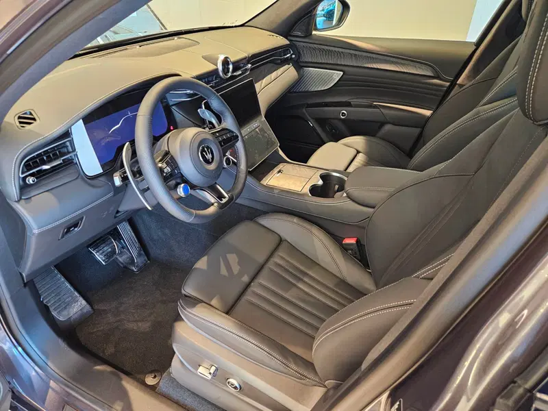 Maserati Grecale nuova a Perugia (3)