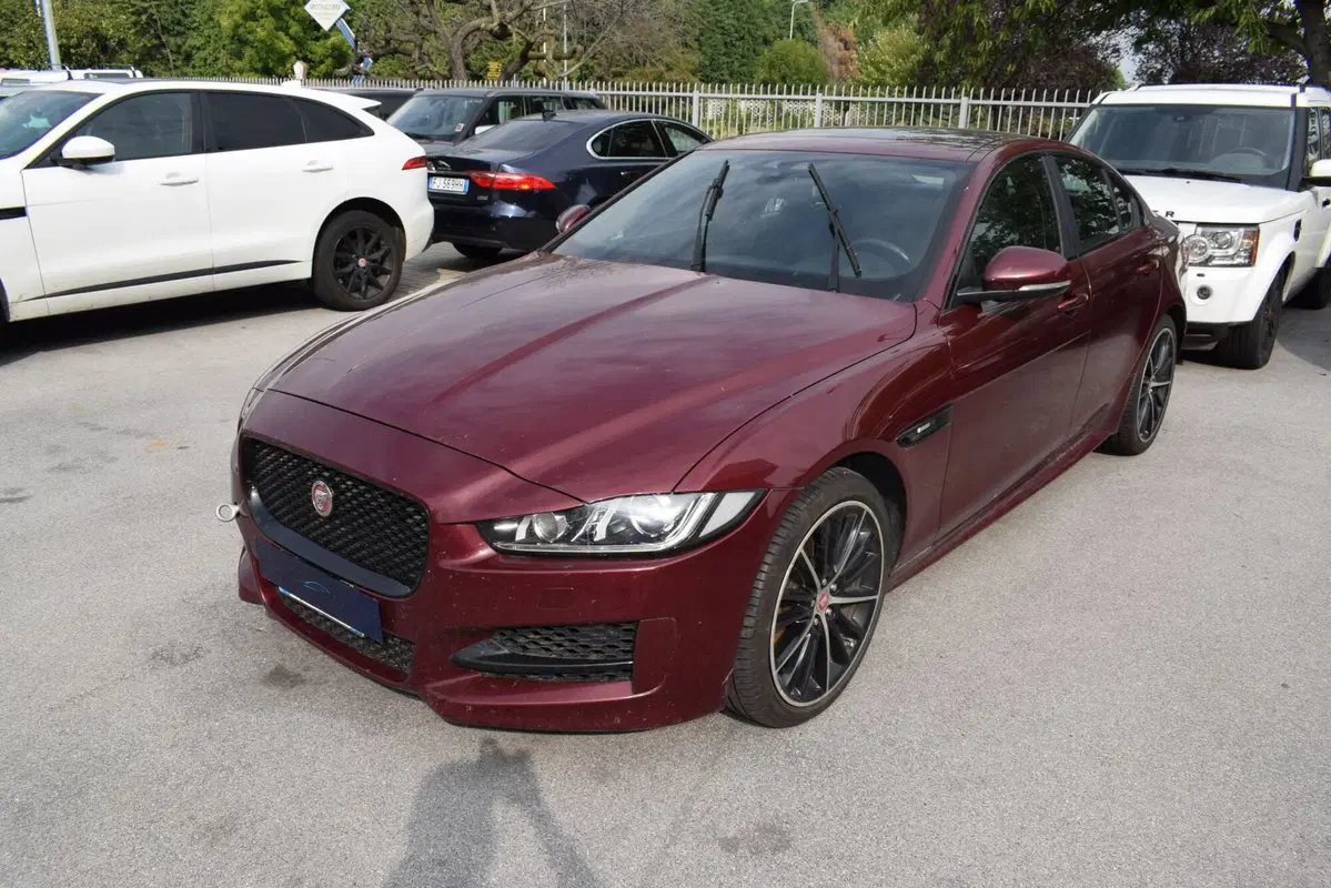 Jaguar XE usata a Cuneo