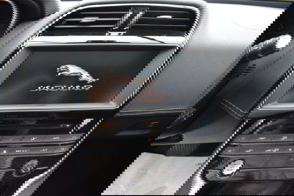 Jaguar XE usata a Cuneo (11)