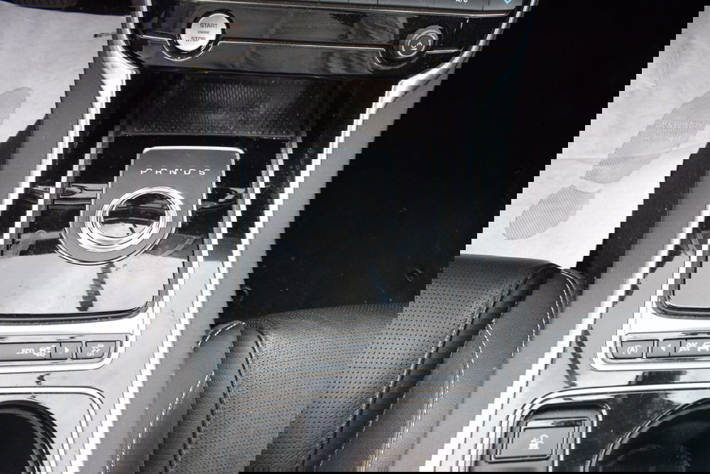 Jaguar XE usata a Cuneo (12)