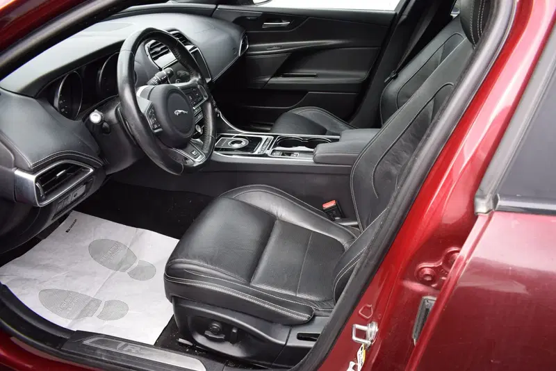 Jaguar XE usata a Cuneo (13)