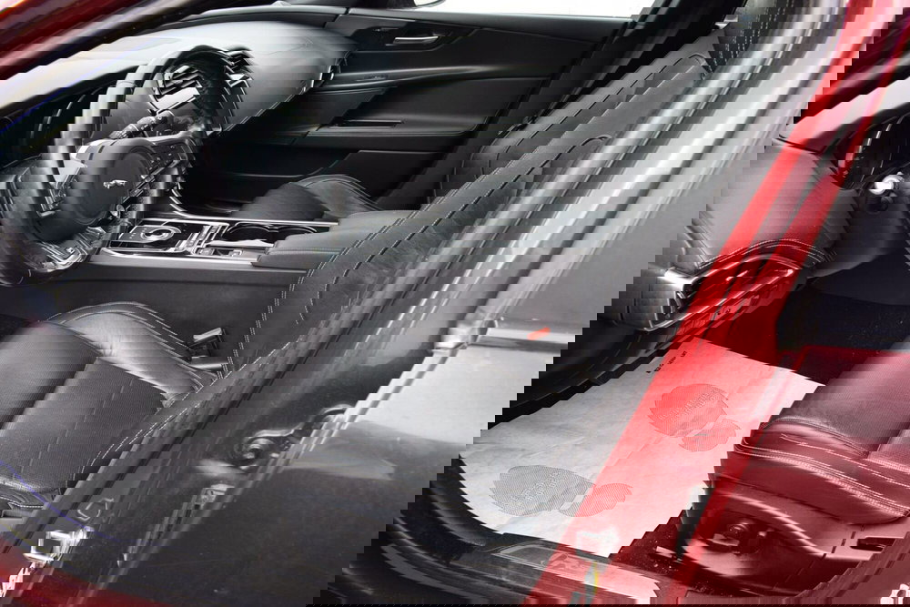 Jaguar XE usata a Cuneo (13)