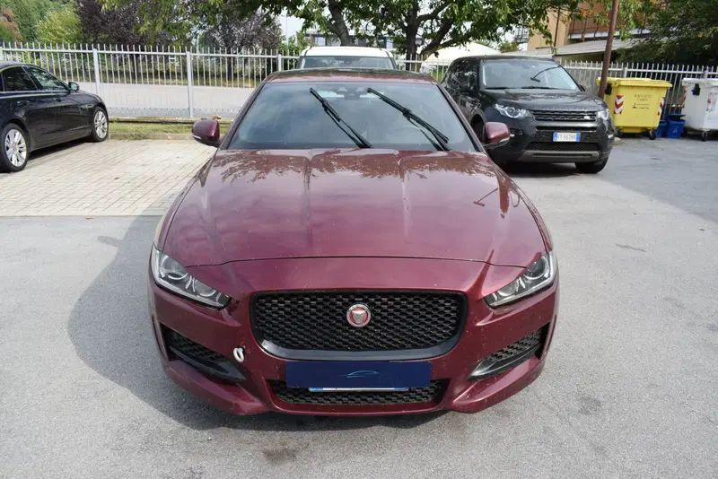 Jaguar XE usata a Cuneo (2)