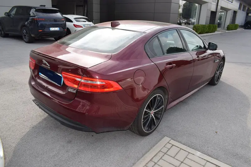 Jaguar XE usata a Cuneo (7)