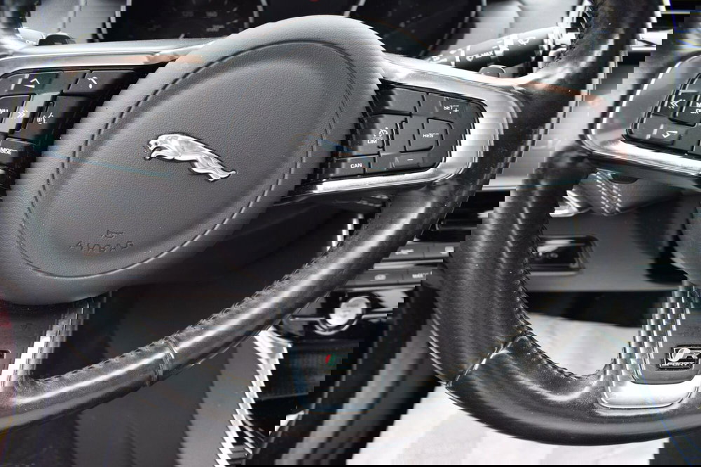 Jaguar XE usata a Cuneo (9)