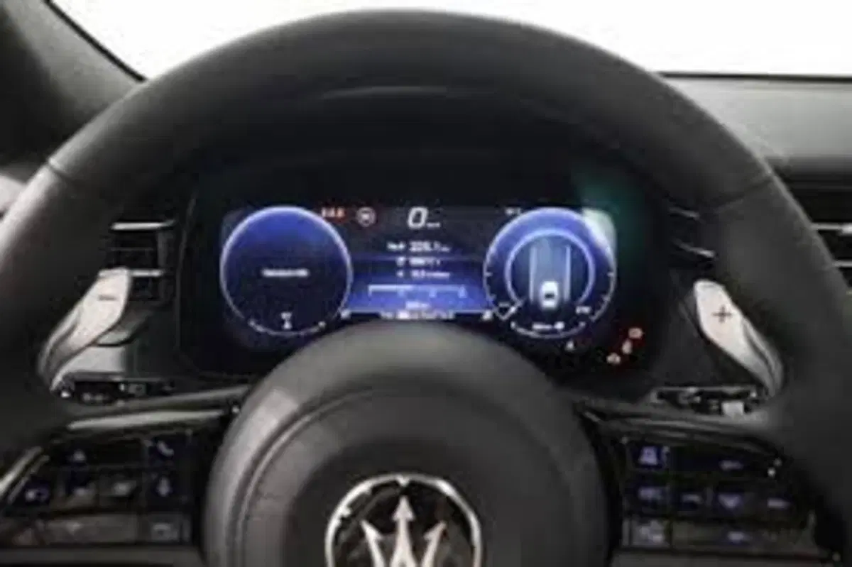 Maserati Grecale nuova a Perugia (3)