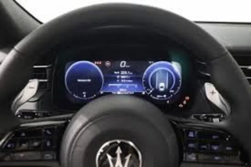 Maserati Grecale nuova a Perugia (3)