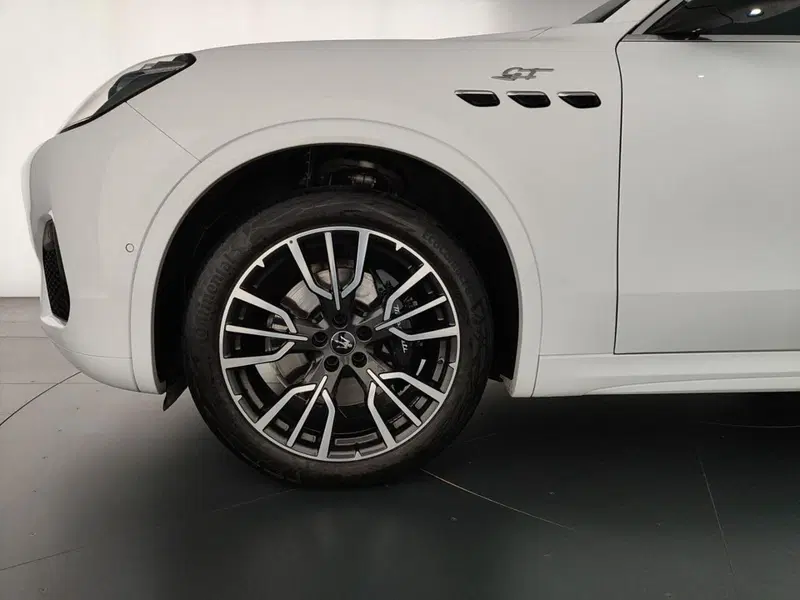 Maserati Grecale usata a Perugia (9)