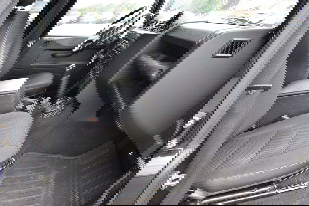 Land Rover Defender usata a Cuneo (15)