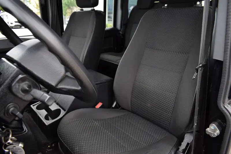 Land Rover Defender usata a Cuneo (16)