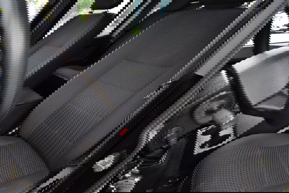 Land Rover Defender usata a Cuneo (16)