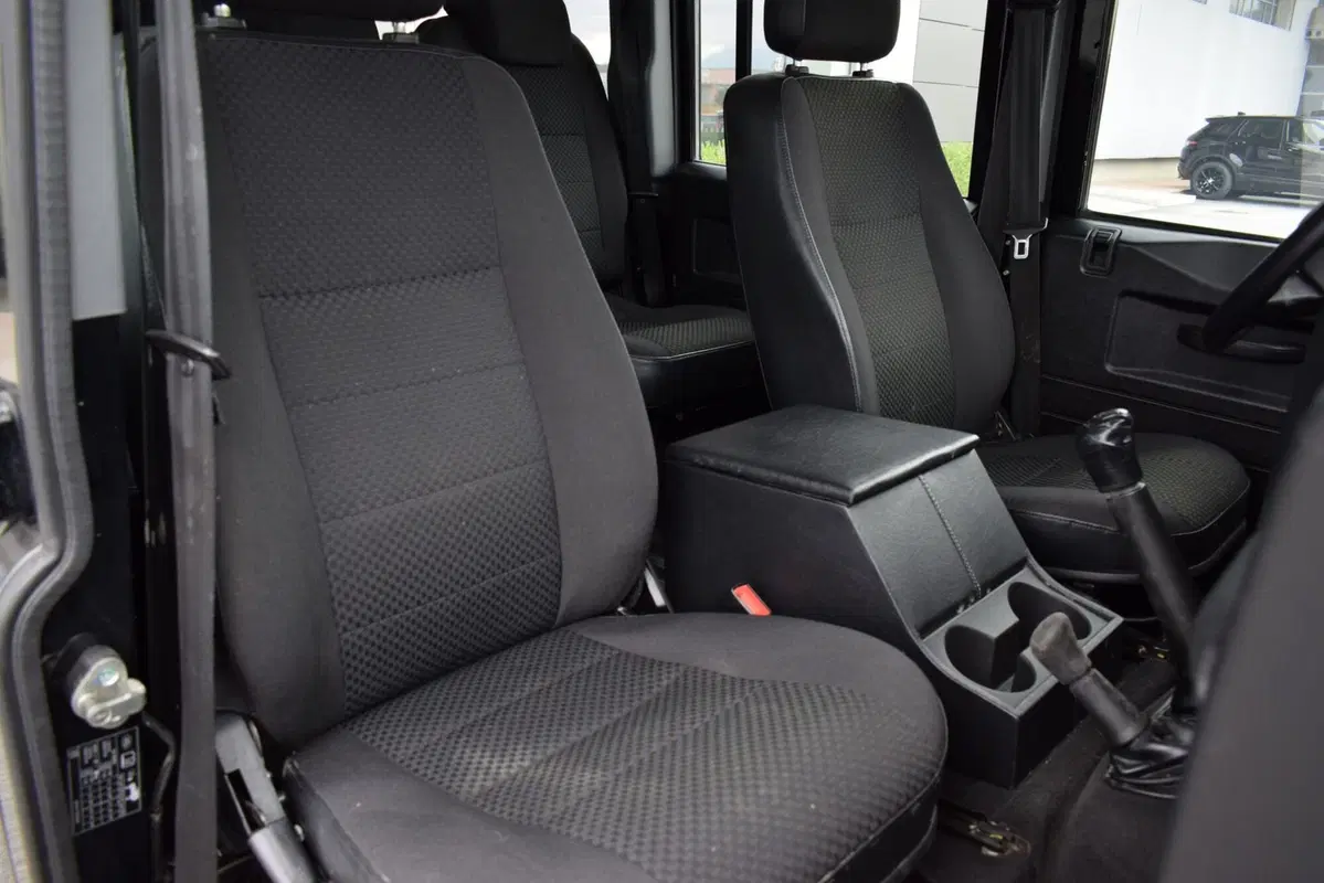 Land Rover Defender usata a Cuneo (17)