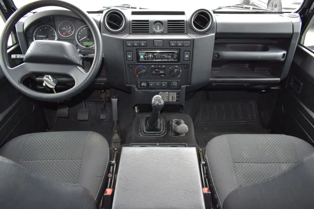 Land Rover Defender usata a Cuneo (9)