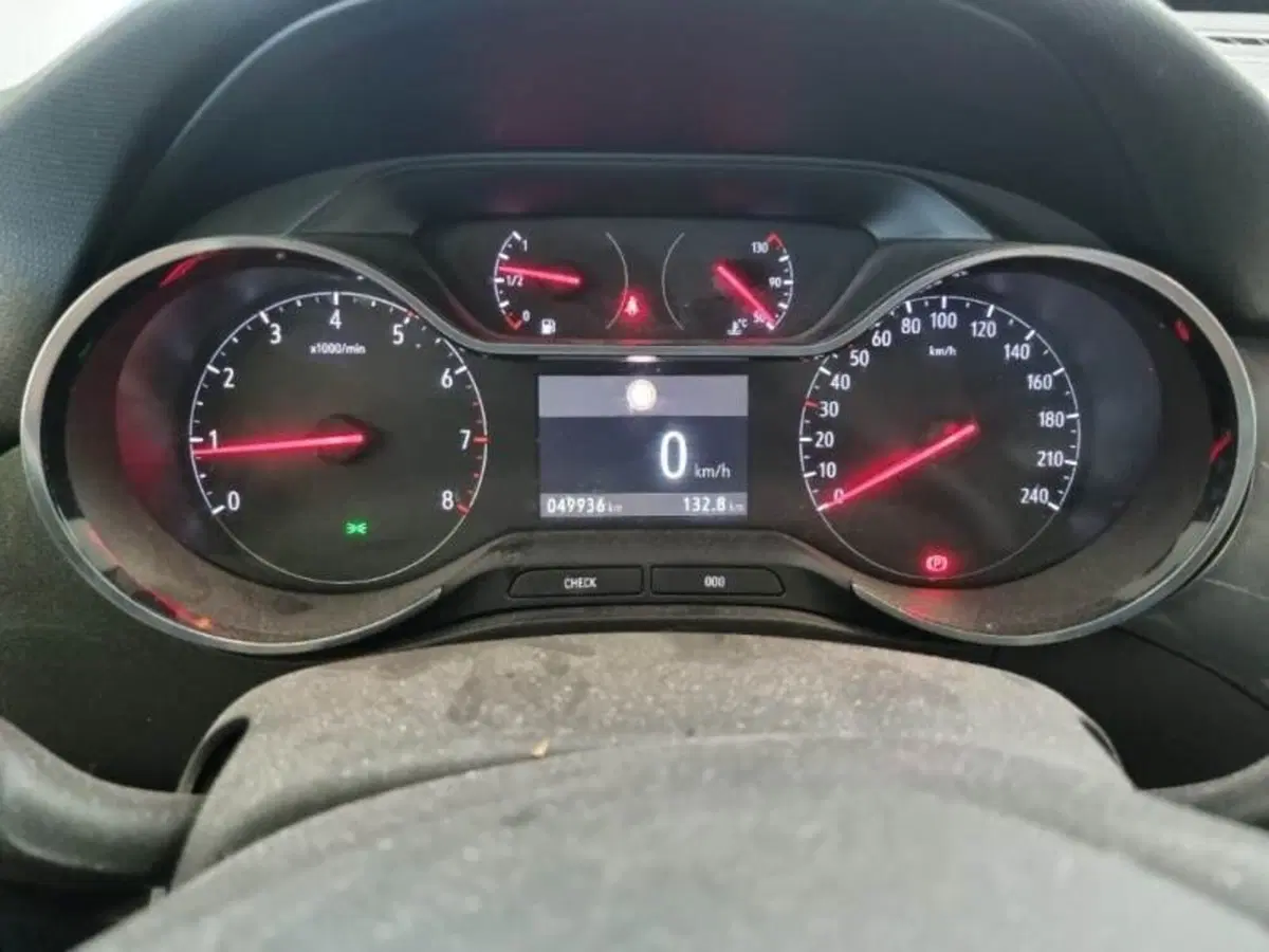 Opel Crossland usata a Perugia (8)