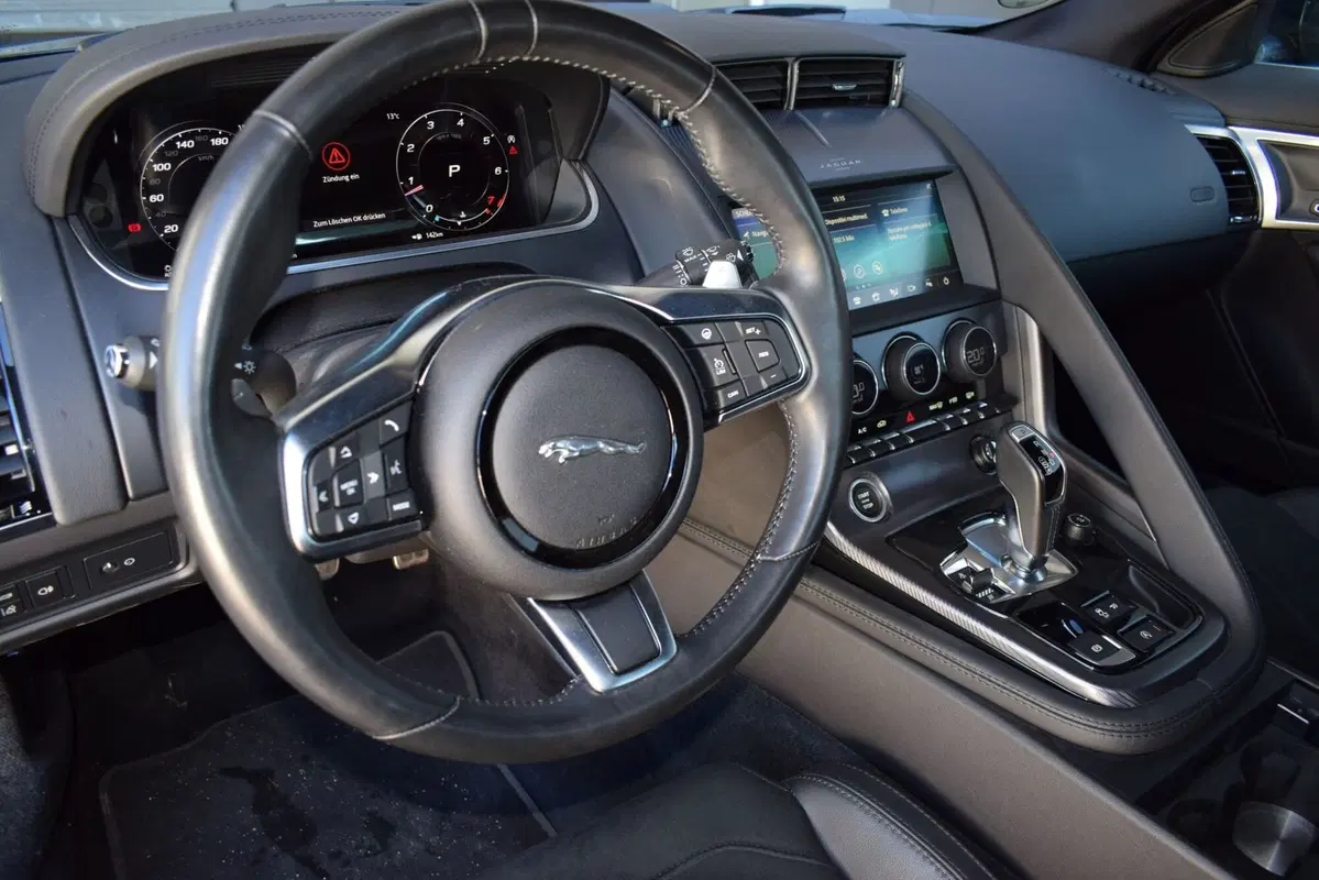 Jaguar F-Type Coupé usata a Cuneo (11)