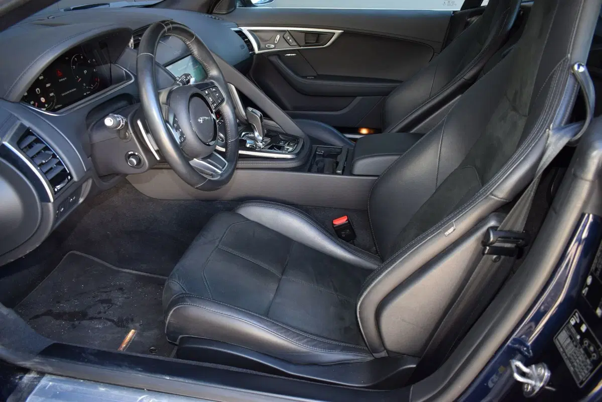 Jaguar F-Type Coupé usata a Cuneo (9)