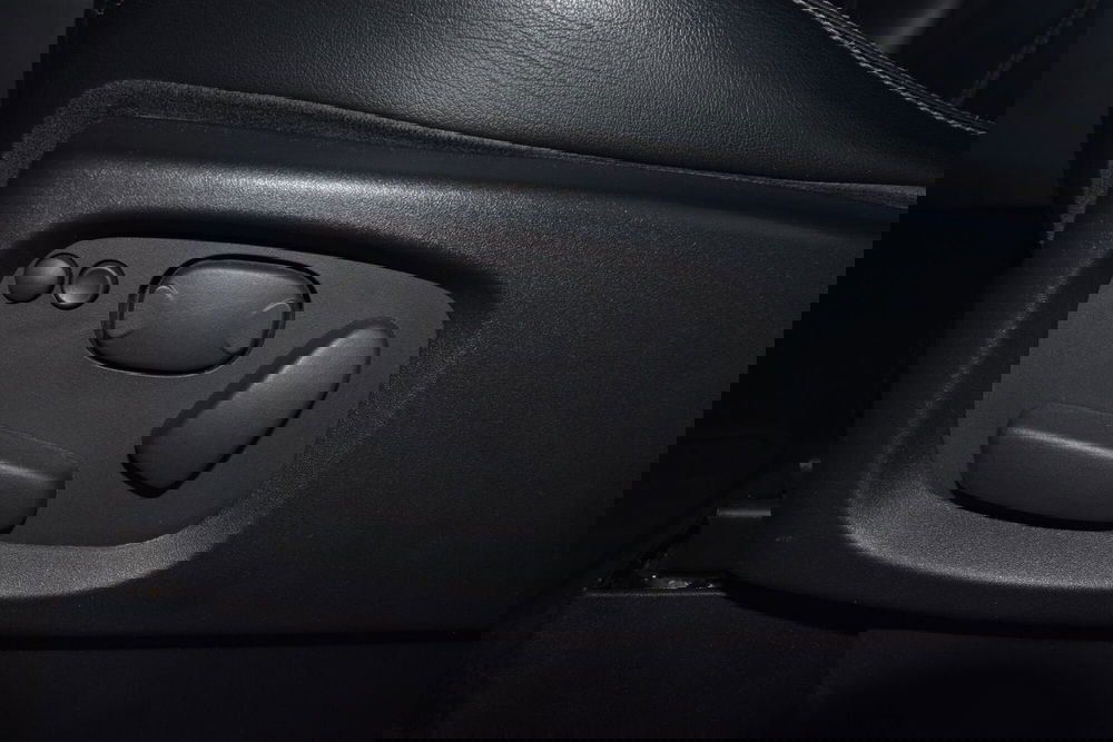 Land Rover Discovery usata a Cuneo (18)