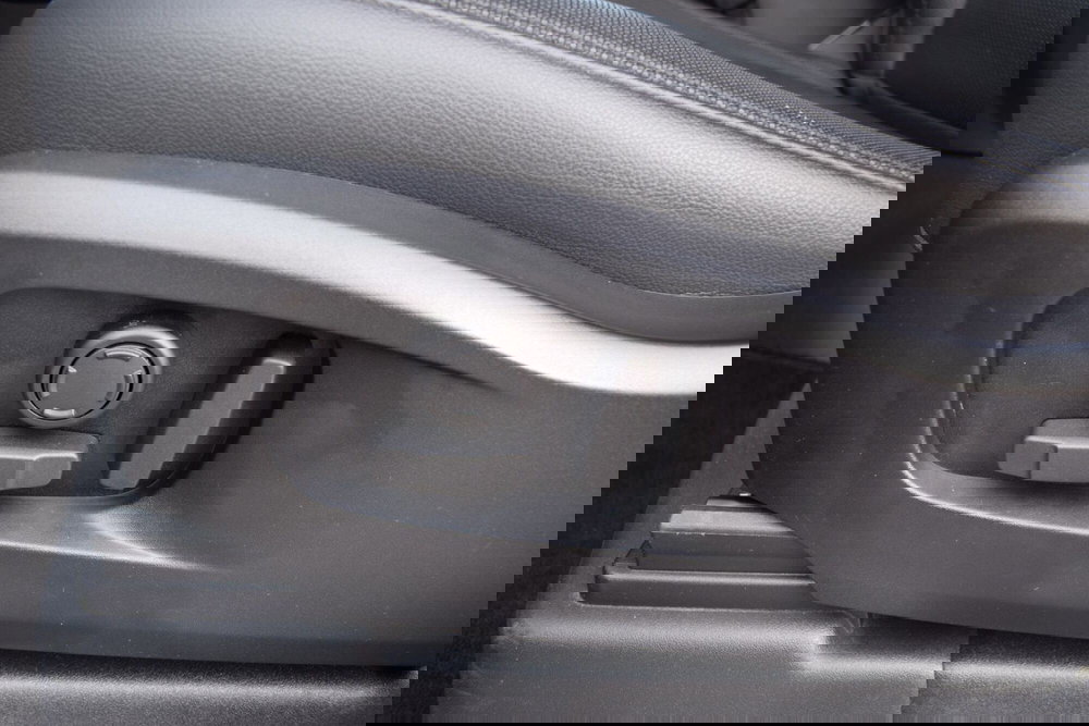 Land Rover Defender usata a Cuneo (15)