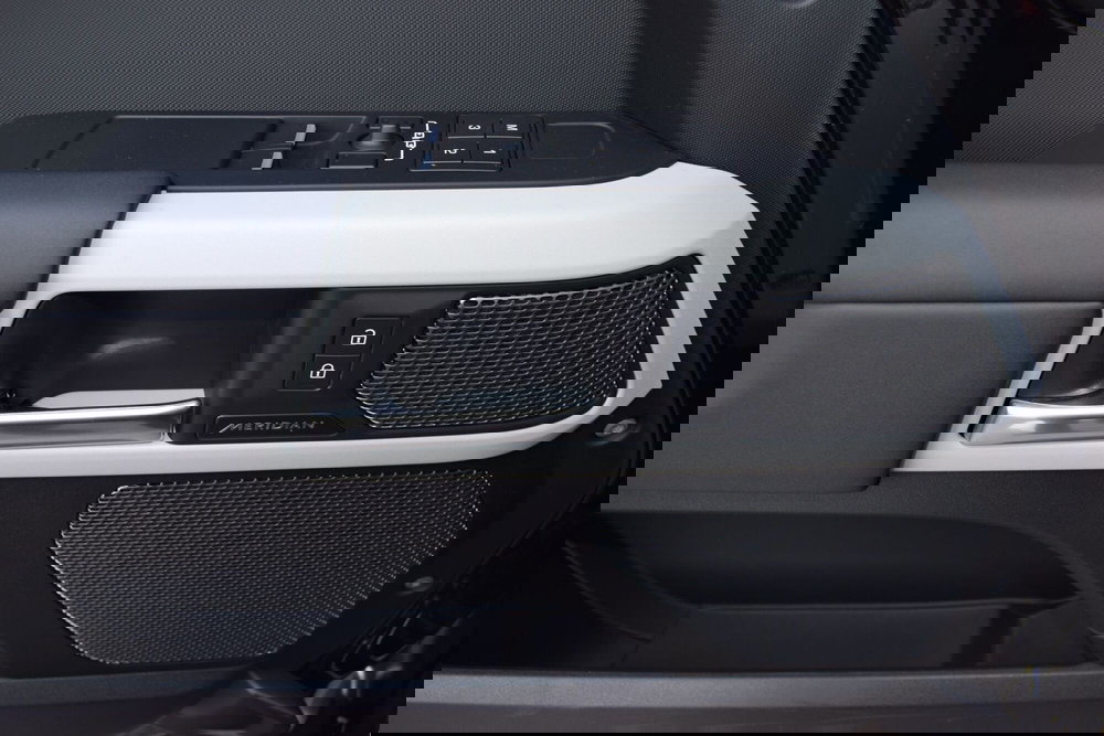 Land Rover Defender usata a Cuneo (16)