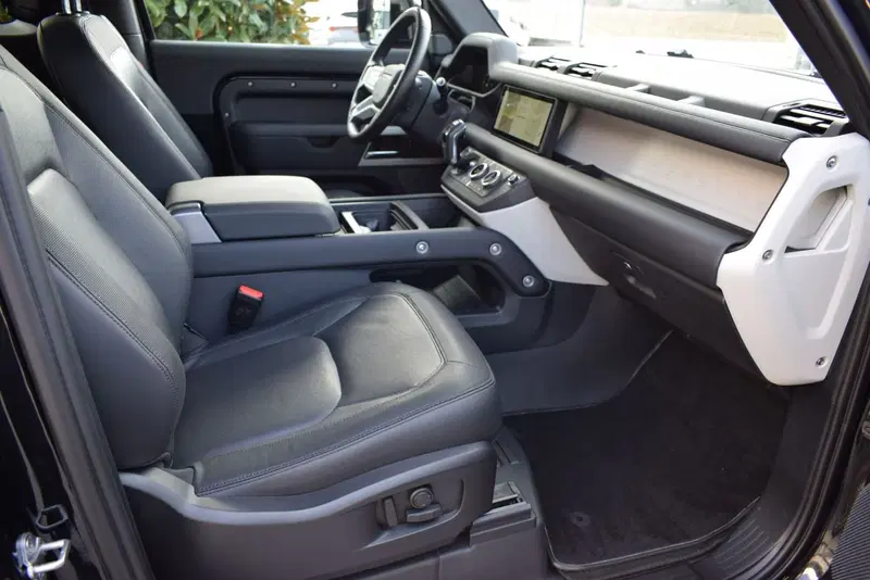 Land Rover Defender usata a Cuneo (20)