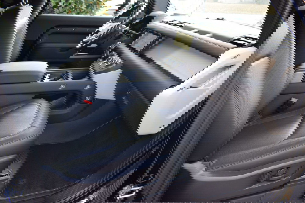 Land Rover Defender usata a Cuneo (20)