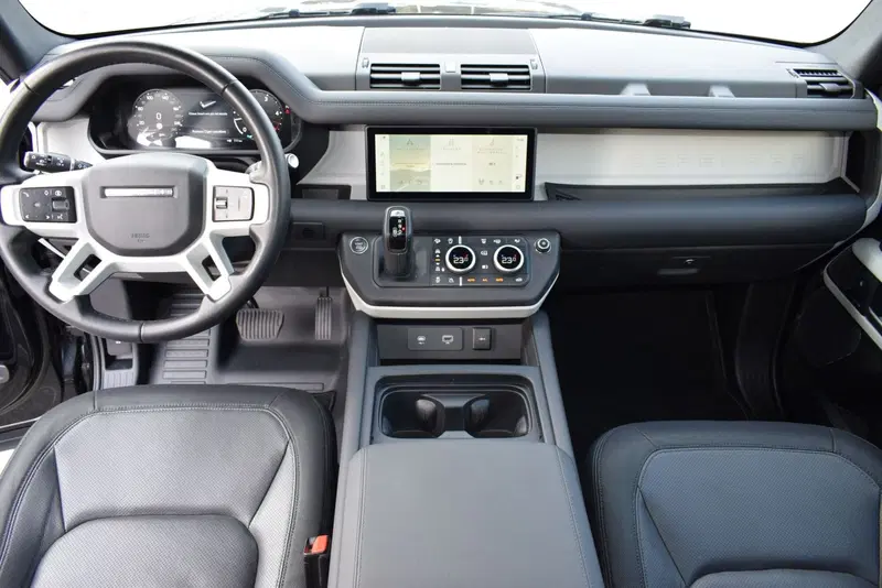 Land Rover Defender usata a Cuneo (9)