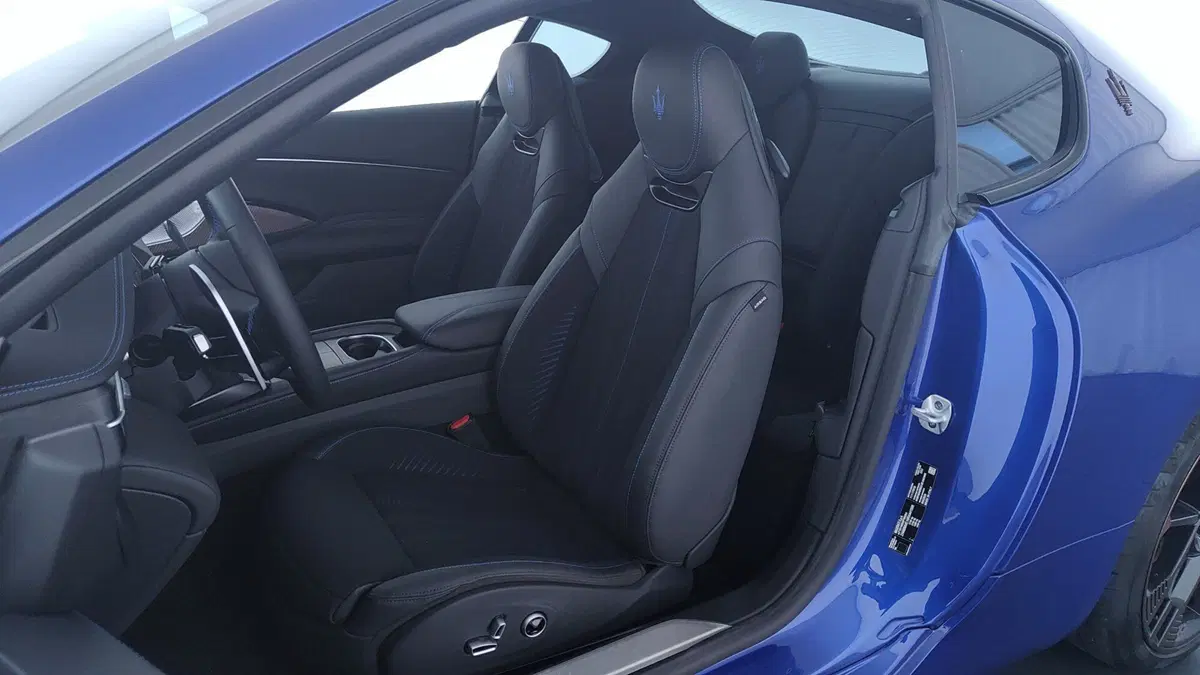 Maserati Granturismo nuova a Perugia (13)