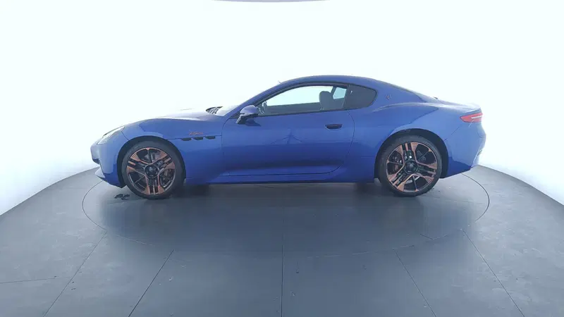 Maserati Granturismo nuova a Perugia (8)