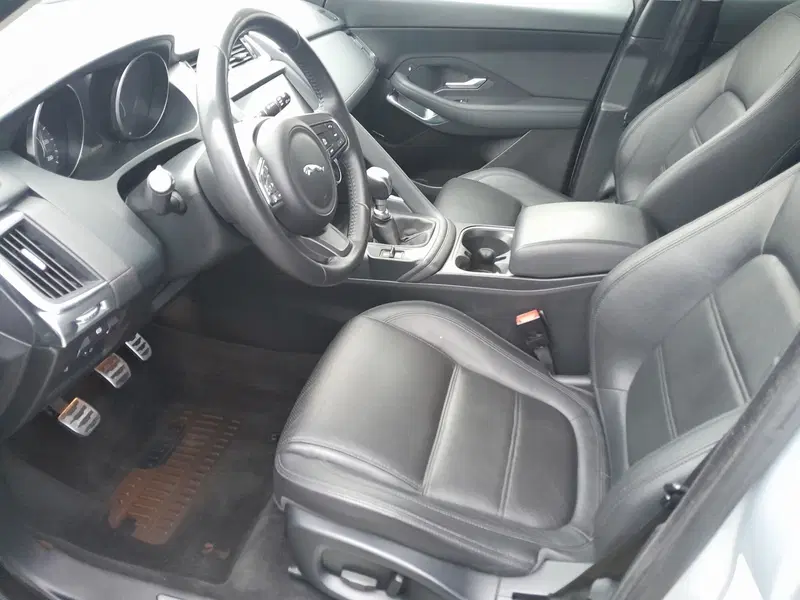 Jaguar E-Pace usata a Cuneo (13)
