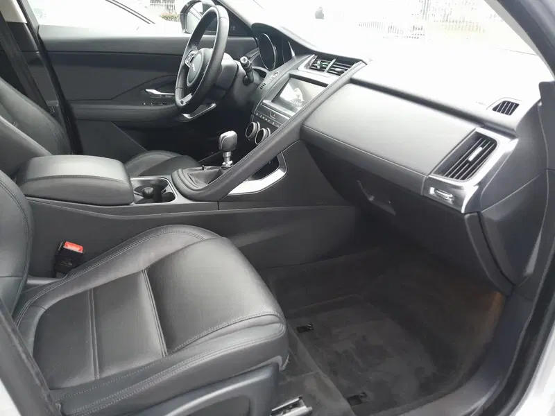 Jaguar E-Pace usata a Cuneo (14)
