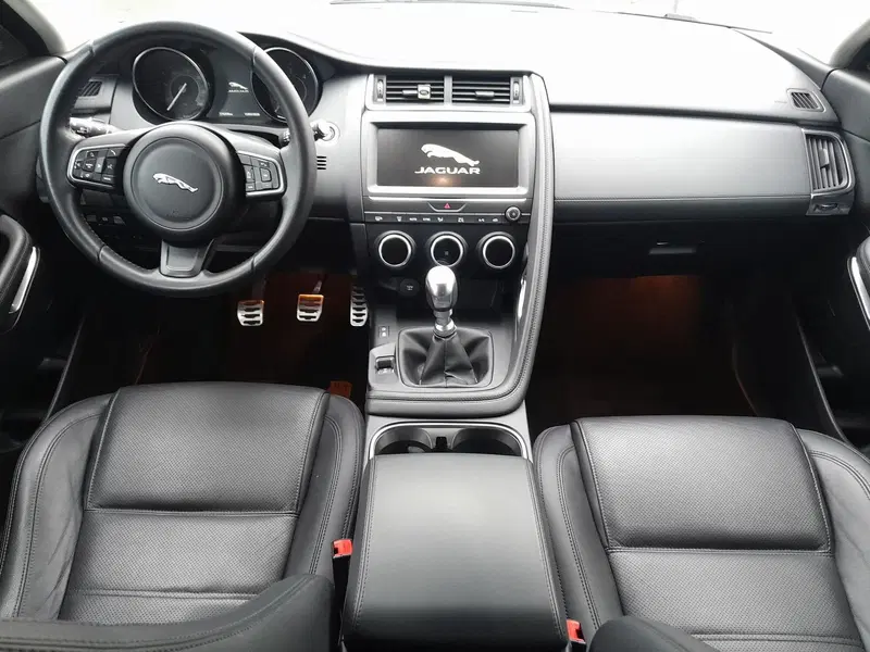 Jaguar E-Pace usata a Cuneo (9)