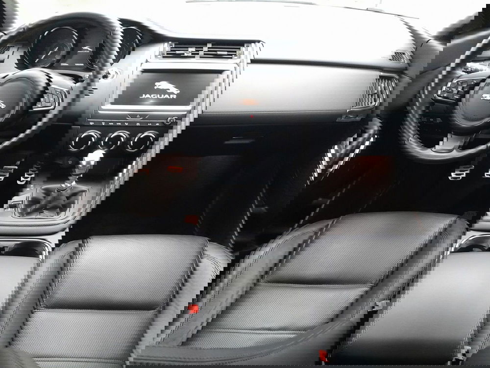 Jaguar E-Pace usata a Cuneo (9)