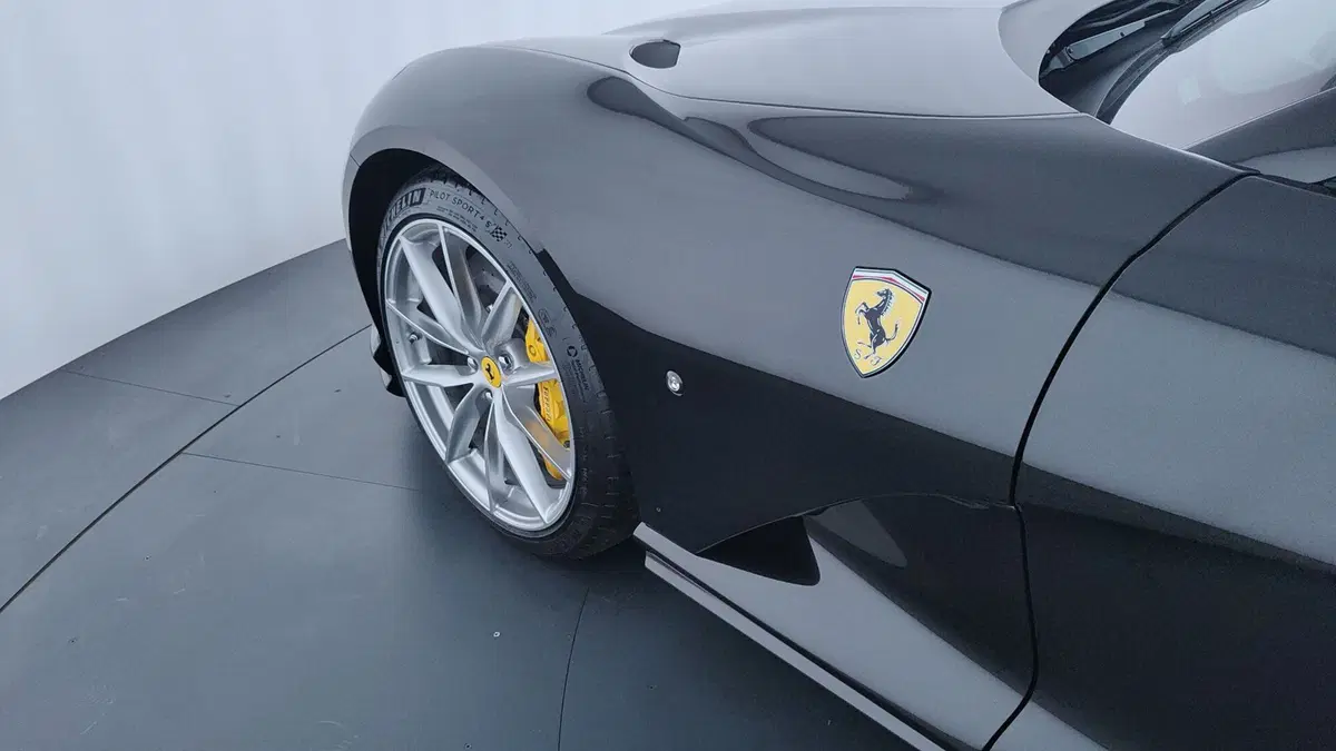 Ferrari 812 Spider usata a Perugia (10)