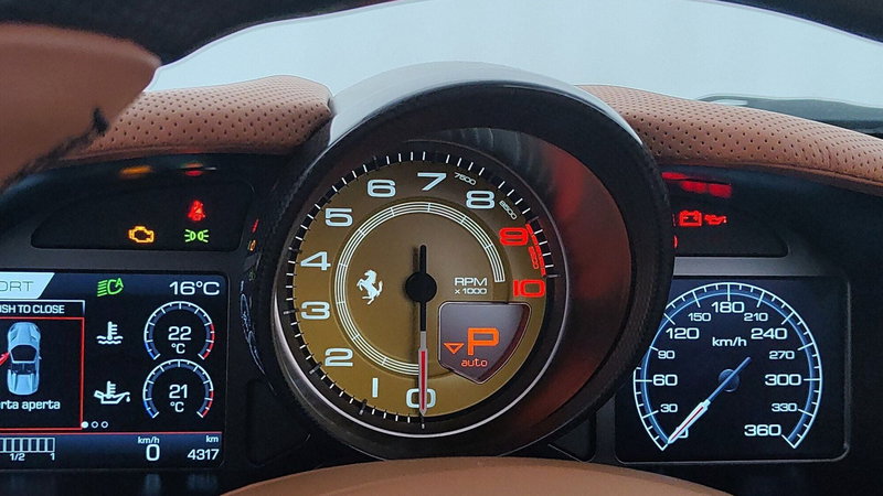 Ferrari 812 Spider usata a Perugia (16)