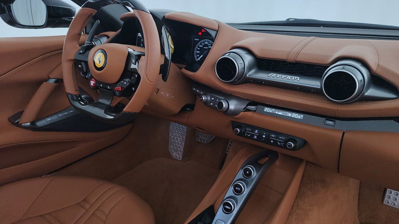 Ferrari 812 Spider usata a Perugia (17)