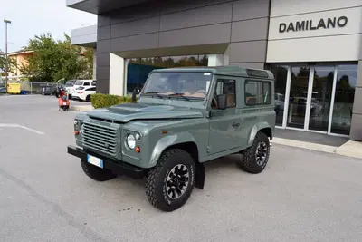 Land Rover Defender 90 2.2 TD4 Station Wagon N1 del 2014 usata a Cuneo