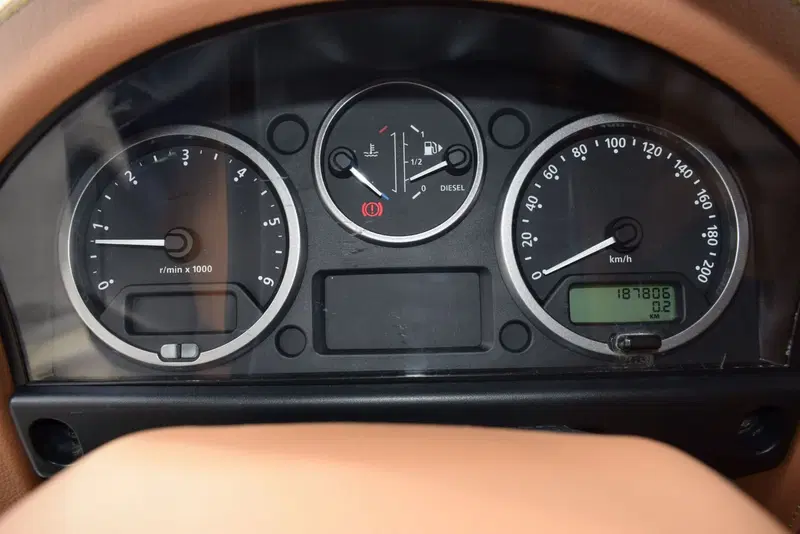 Land Rover Defender usata a Cuneo (11)