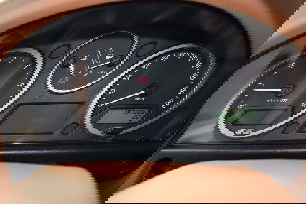 Land Rover Defender usata a Cuneo (11)