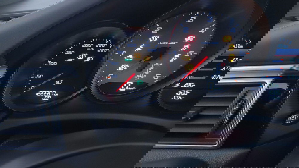 Porsche Macan usata a Perugia (16)