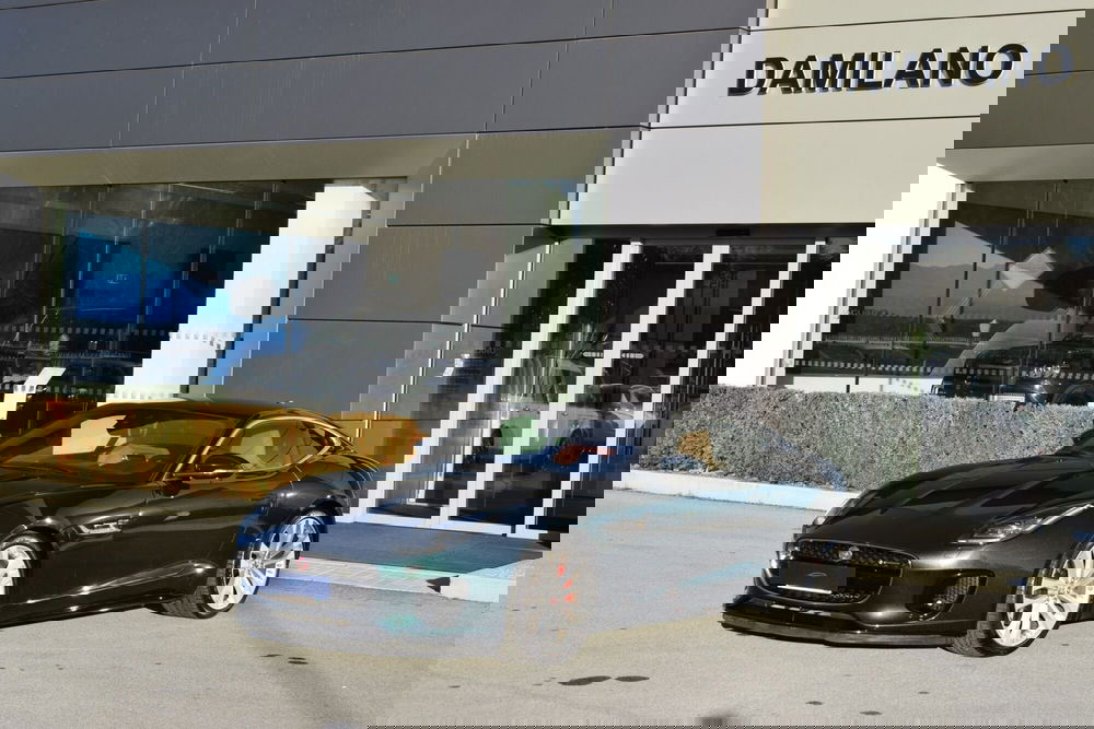 Jaguar F-Type Coupé usata a Cuneo