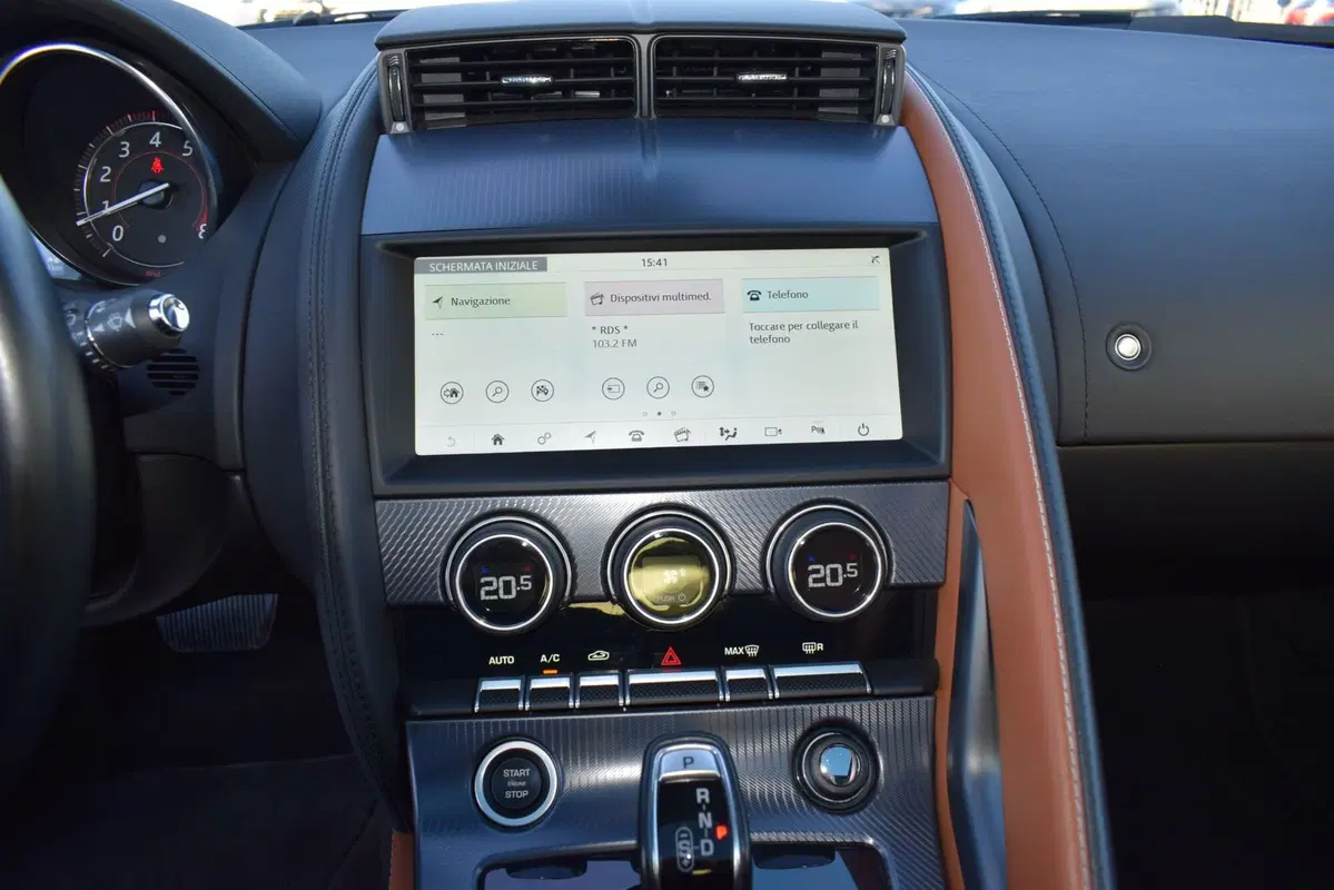 Jaguar F-Type Coupé usata a Cuneo (11)