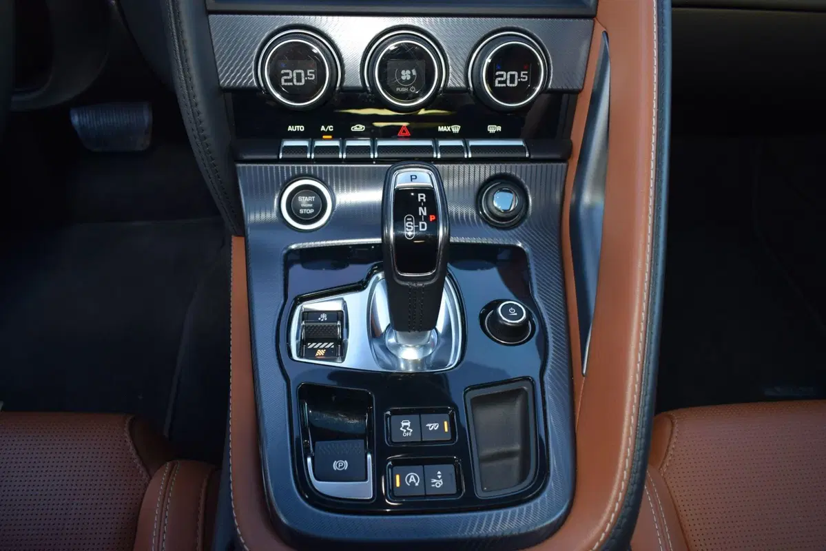 Jaguar F-Type Coupé usata a Cuneo (13)