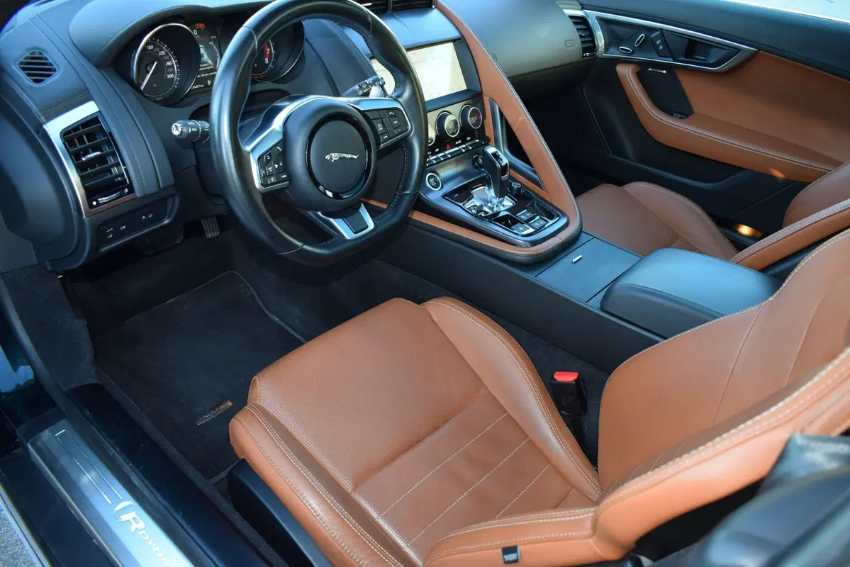 Jaguar F-Type Coupé usata a Cuneo (9)