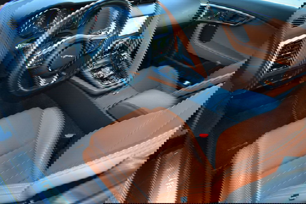 Jaguar F-Type Coupé usata a Cuneo (9)