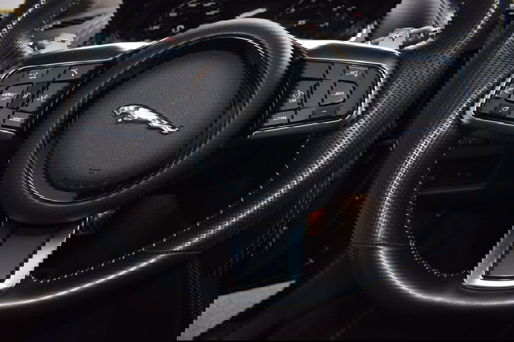 Jaguar F-Type Coupé usata a Cuneo (13)