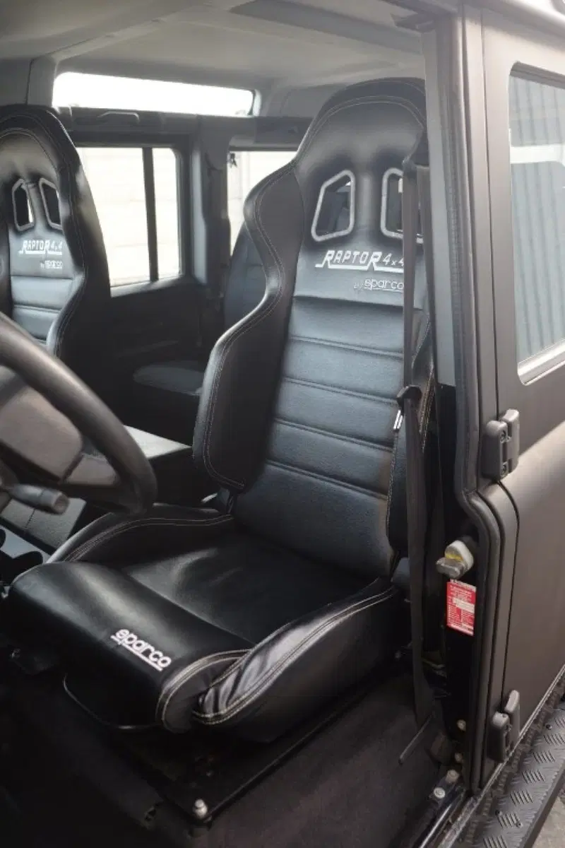 Land Rover Defender usata a Cuneo (11)