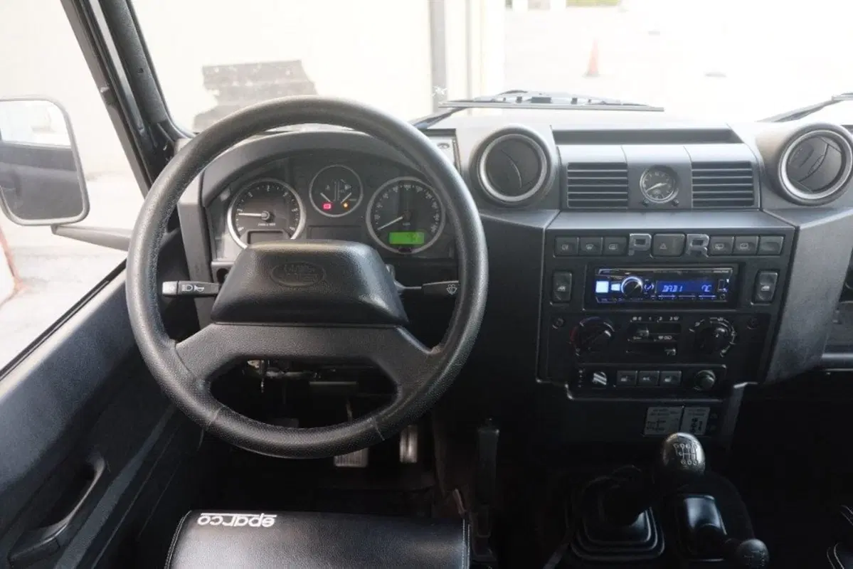 Land Rover Defender usata a Cuneo (13)