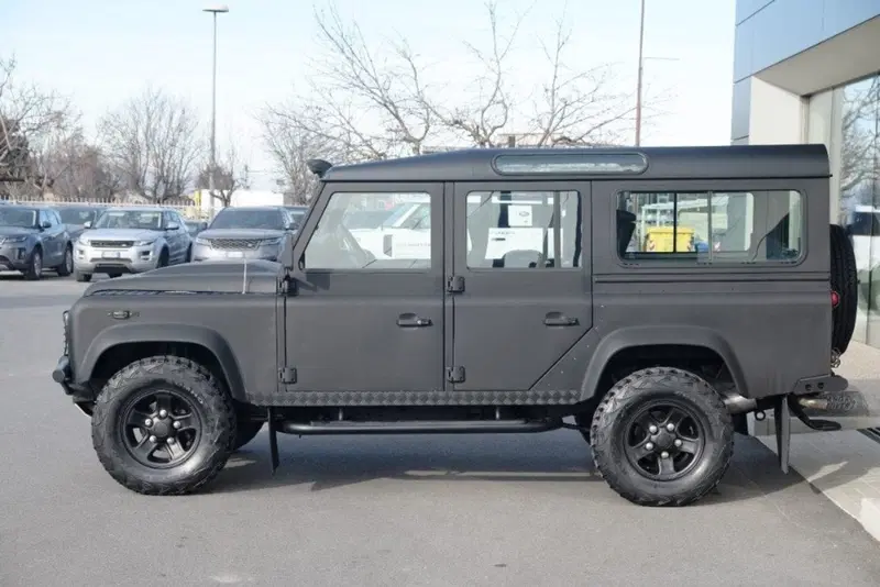 Land Rover Defender usata a Cuneo (2)